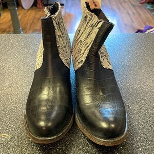 Free Bird Boots Size 9